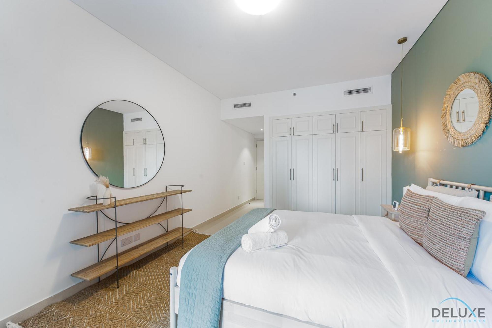 Exquisite 2br With Assistant At Marina Towers Marina By Deluxe Homes *